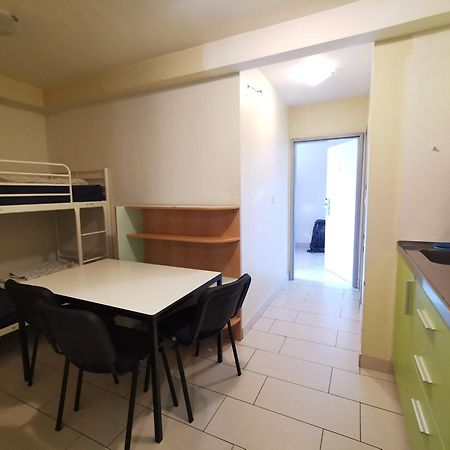 Simbol Rooms With Free Private Parking Liubliana Habitación foto