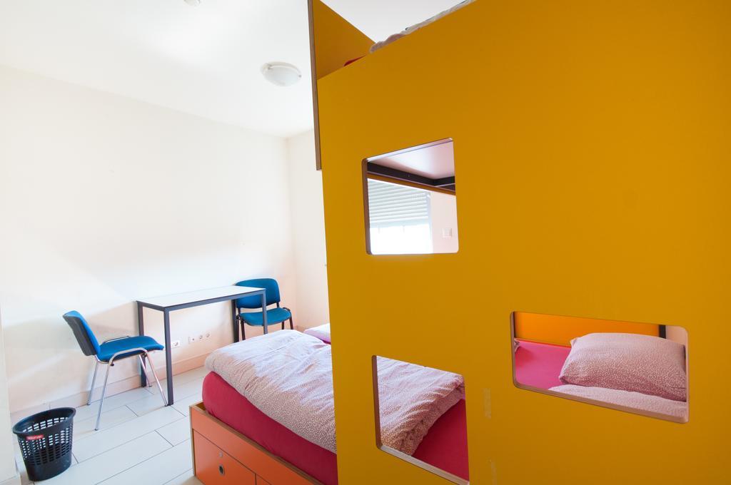 Simbol Rooms With Free Private Parking Liubliana Habitación foto