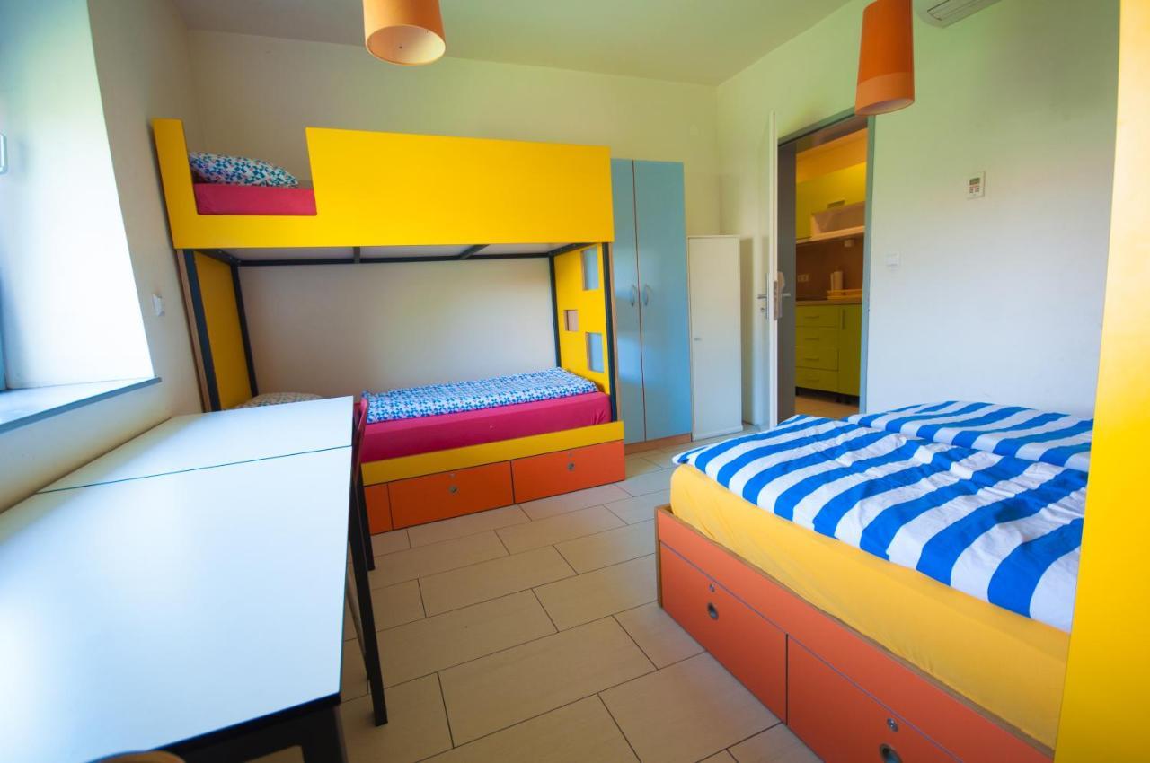 Simbol Rooms With Free Private Parking Liubliana Habitación foto